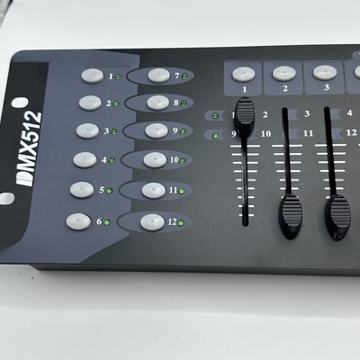 OEM ODM DMX スパークマシーン ウェディングパーティバーのための冷たいスパークラーマシン