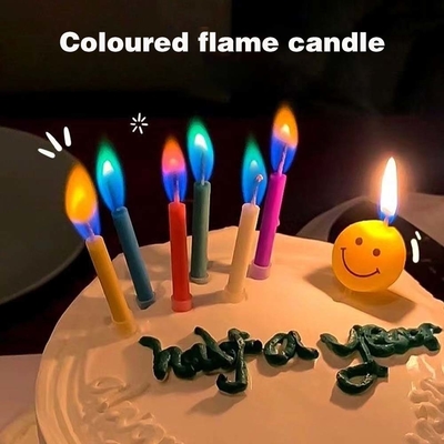 パーティの飾り付けや誕生日祝いのためのクリエイティブな虹の炎のろうそく